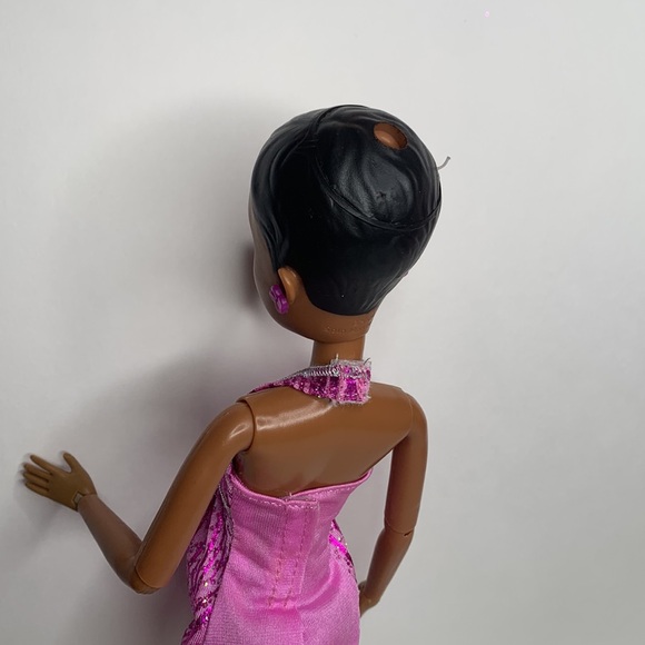 Alexis LIV Doll - Picture 6 of 8